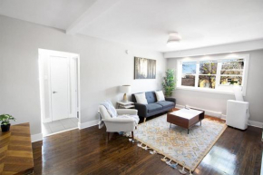 Stylish one bedroom unit on Corydon Free parking